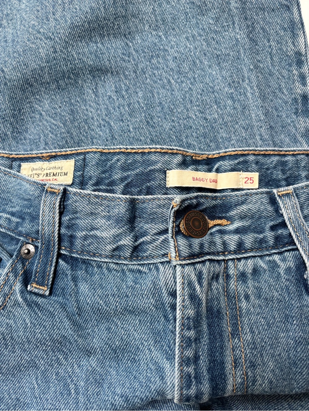 Levi's Baggy Dad Denim Jeans - Picture 2 of 3